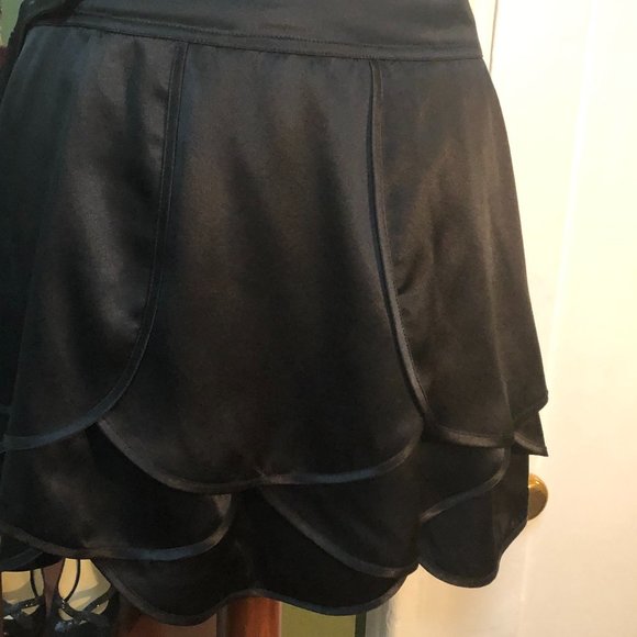 A|X black flower petal silk mini-skirt size 4 - Picture 4 of 7